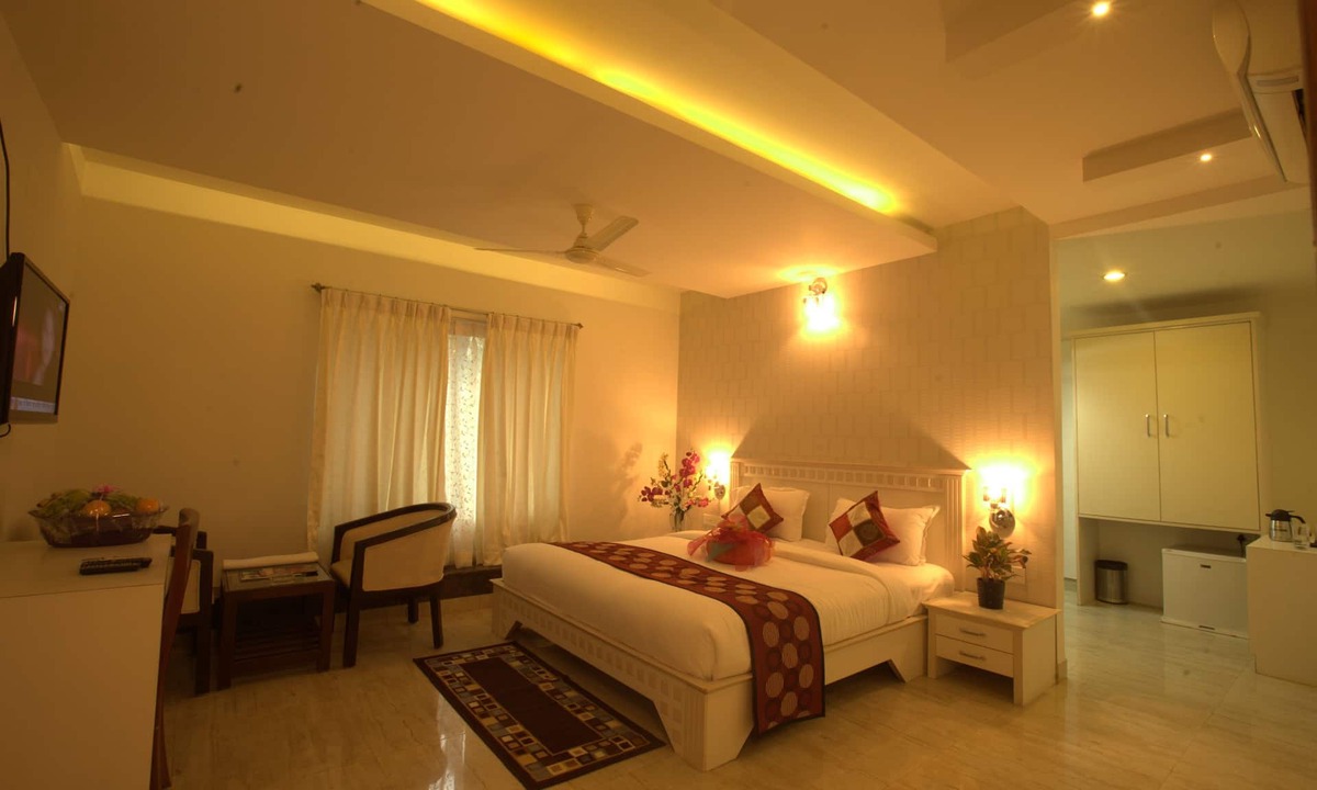 Domlur Hotel | Royal Shades