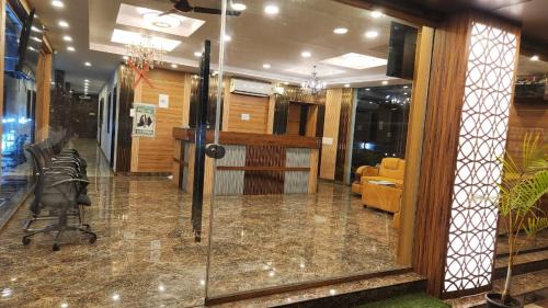 Kizhakkupuram Hotel | Royal View Residency