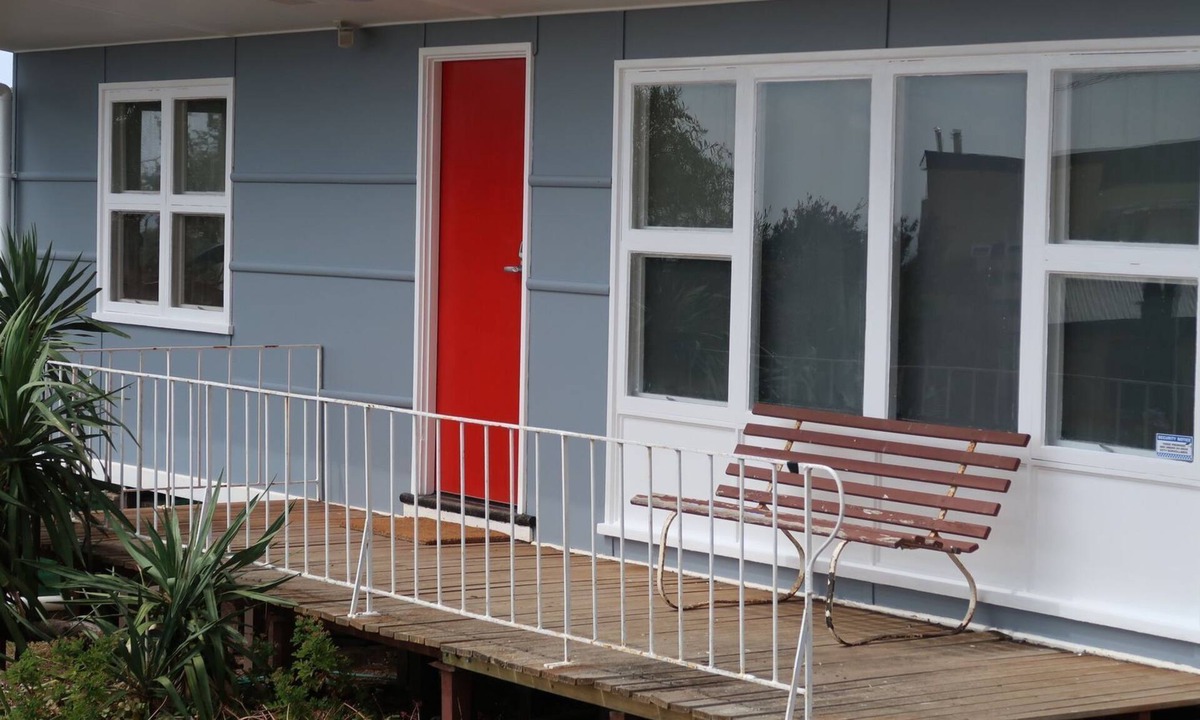Encounter Bay Cottage | Rumbelow Cottage - Enjoy the Serenity and View!