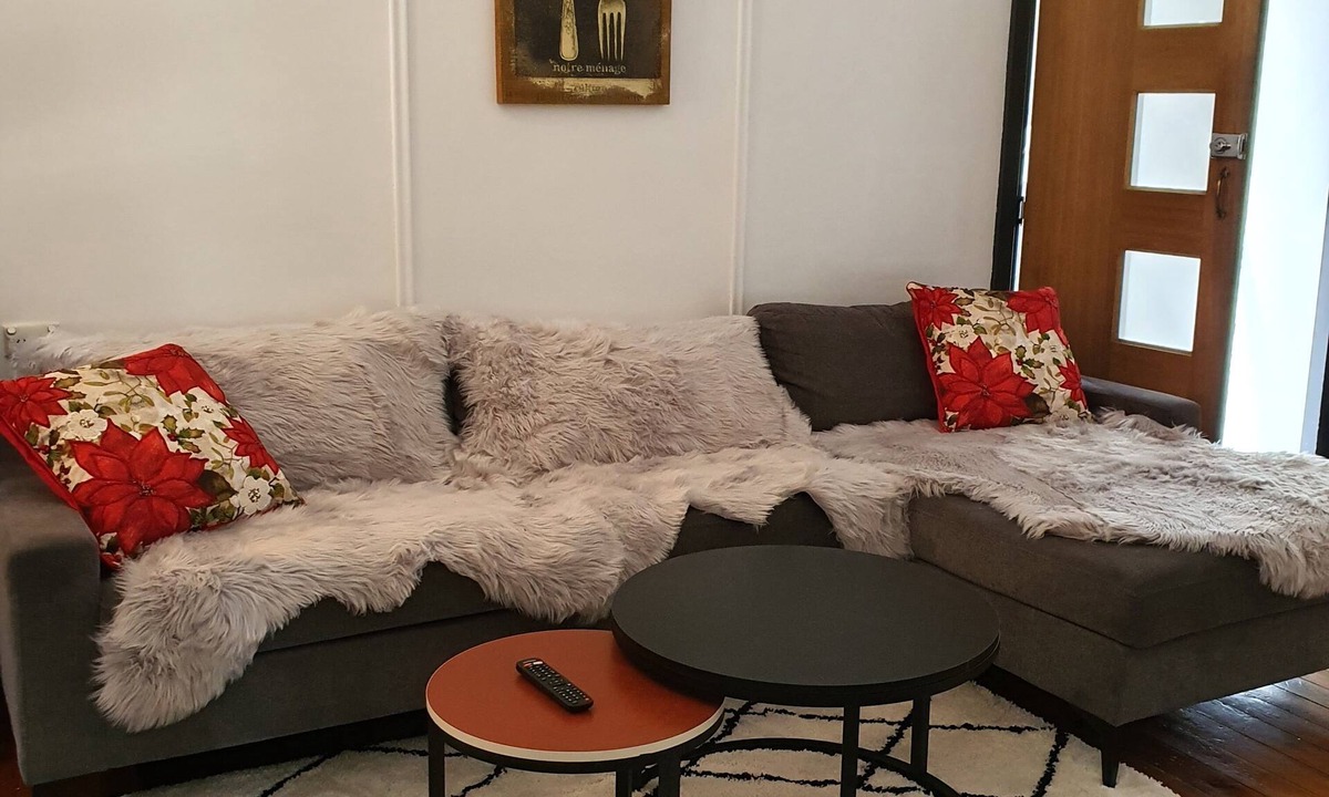 Enfield House | Rustic large 5 bedroom home in a inner city suburb