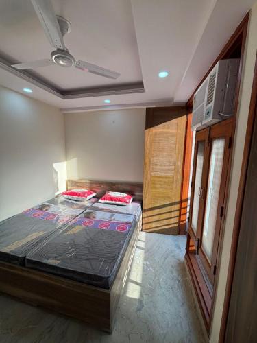 East of Kailash Apartment | santosh apartment