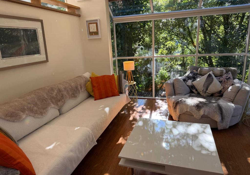 Sassafras House | Sassafras Treehouse Private home in the Dandenong Ranges, Victoria