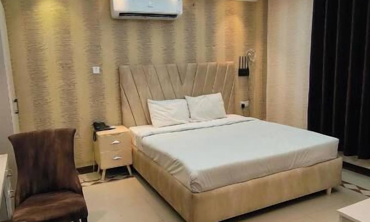 Uttara Hotel | Sea Shell Palace