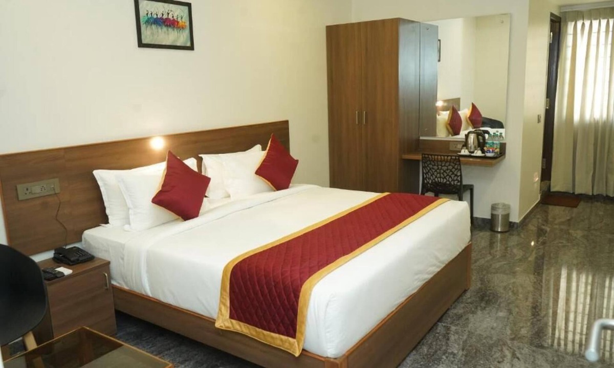 Teynampet Hotel | SESHA RESIDENCY