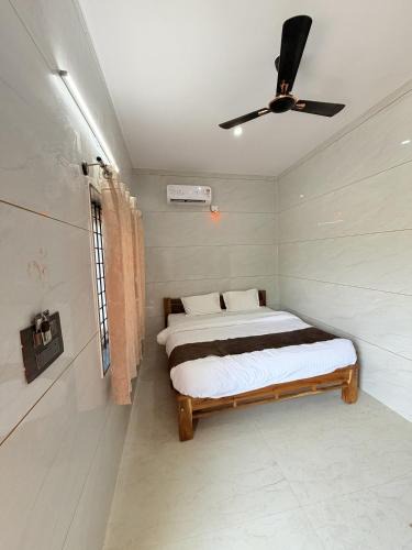 Shrirangapattana Cabin | Sharada Rooms AC & Non AC