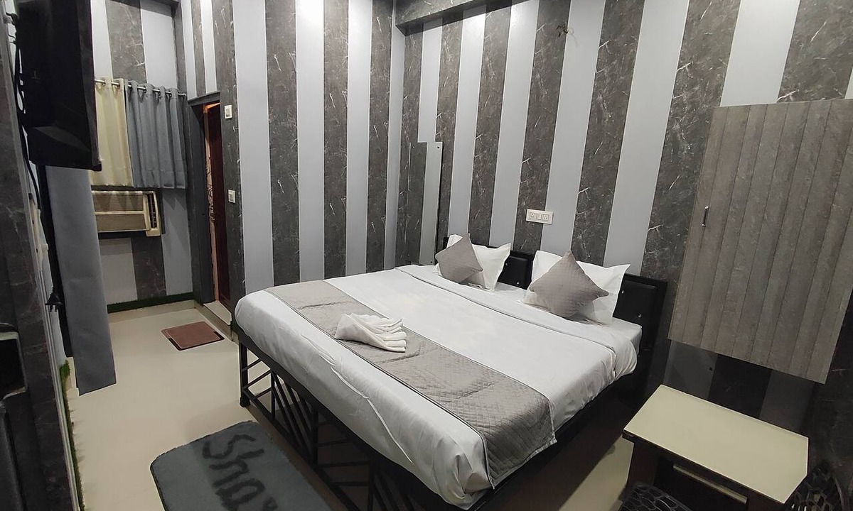 Gomti Nagar Hotel | Sharvil inn