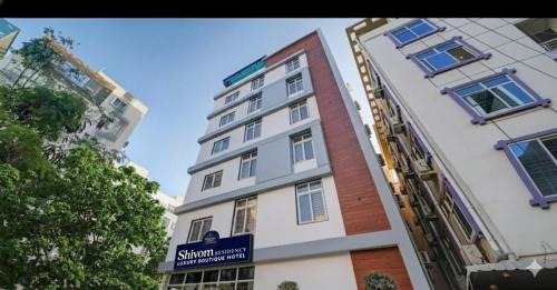 Gachibowli Bed & Breakfast | SHIVOM RESIDENCY, US Consulate Road, Financial District