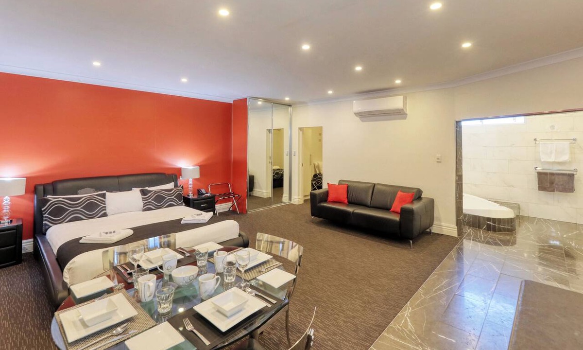 Broken Hill Hotel | Silver Haven Motor Inn
