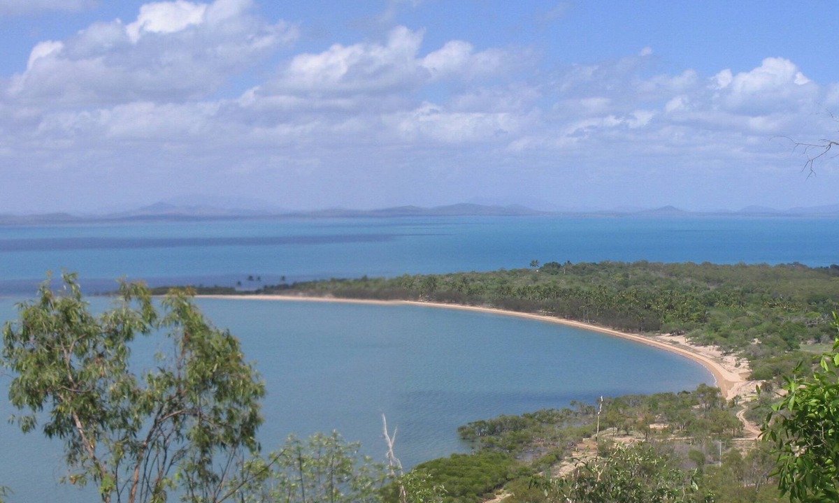 Whitsundays Resort | Sinclair Bay Resort (Unit 1) - Peaceful waterfront retreat on private estate