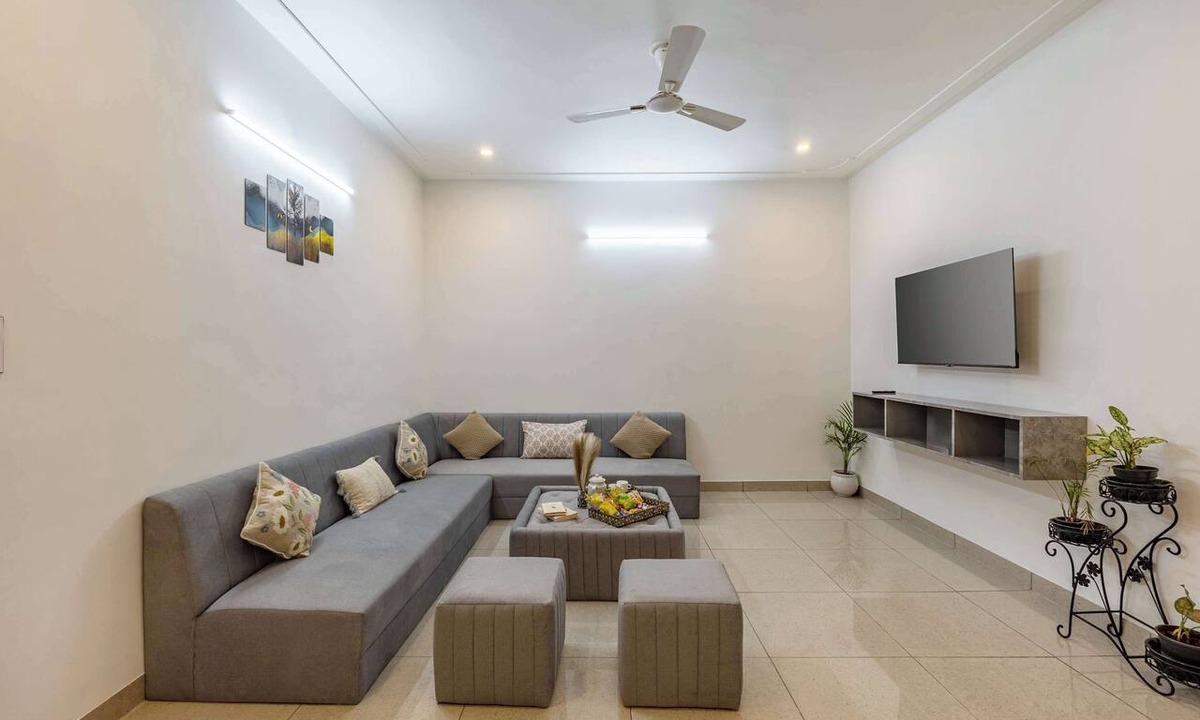 Bedla Apartment | Smart 2BHK at Lakecity Apartments by Viraalay