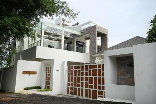 Kumbalam Villa | solomons ark luxury pool villa
