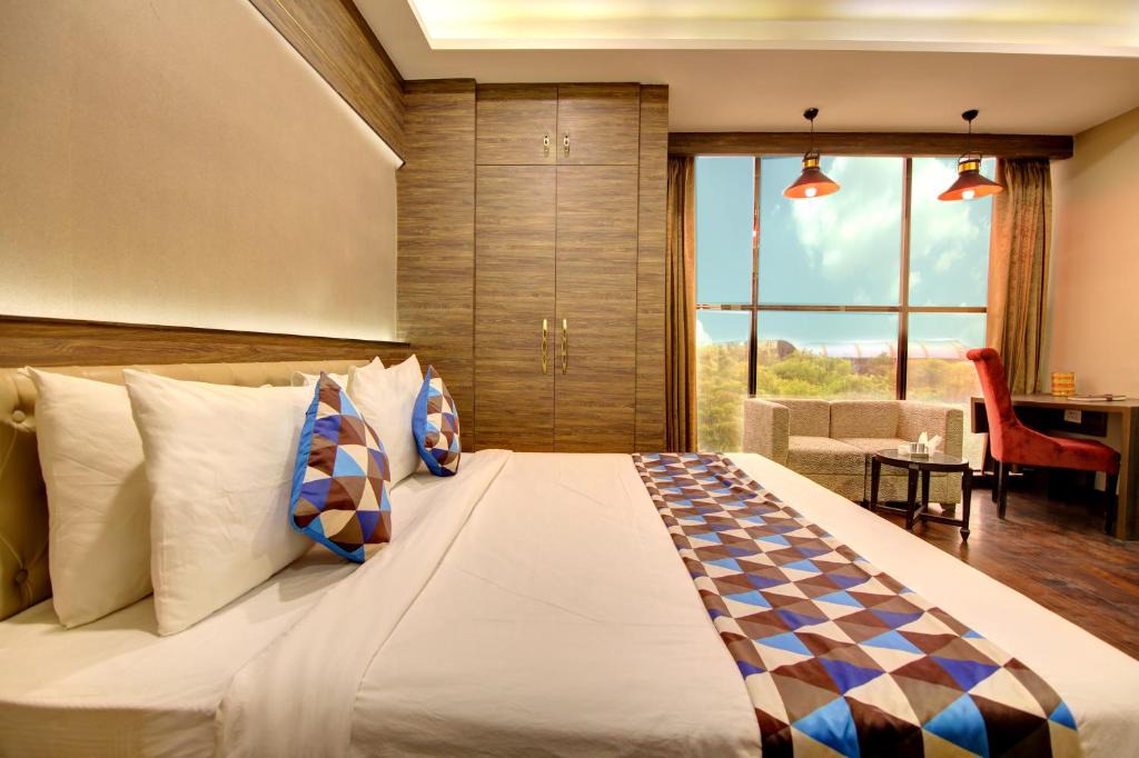 Dwarka Hotel | Southwest Inn - Boutique Hotel