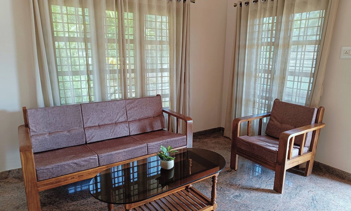 Malpe House | Spacious 2BHK AC house approximately 45 minutes to Kolluru Mookambika temple
