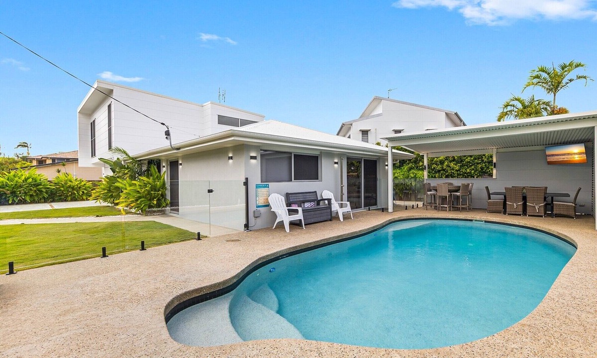 Mooloolaba Apartment | Spacious 4-Bed Coastal Home with Pool