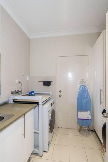 Sunnybank Apartment | Spacious 5BR 3BA Home w Parking and Yard in Sunnybank M11