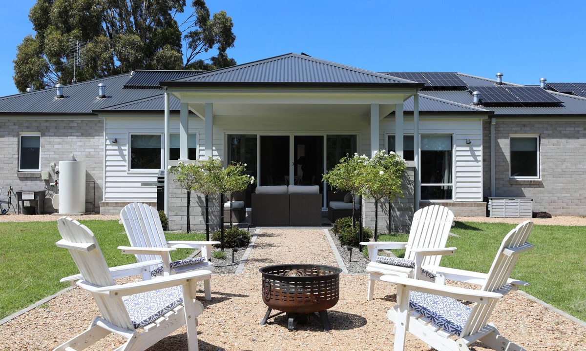 Metung House | Spacious country home with all the mod cons, perfect for families or couples.