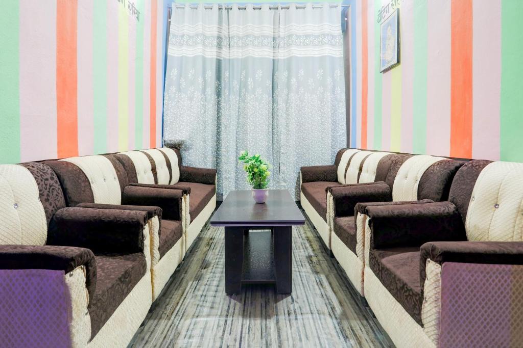 Gyanpur Hotel | SPOT ON The Silver Hotel & Restaurant