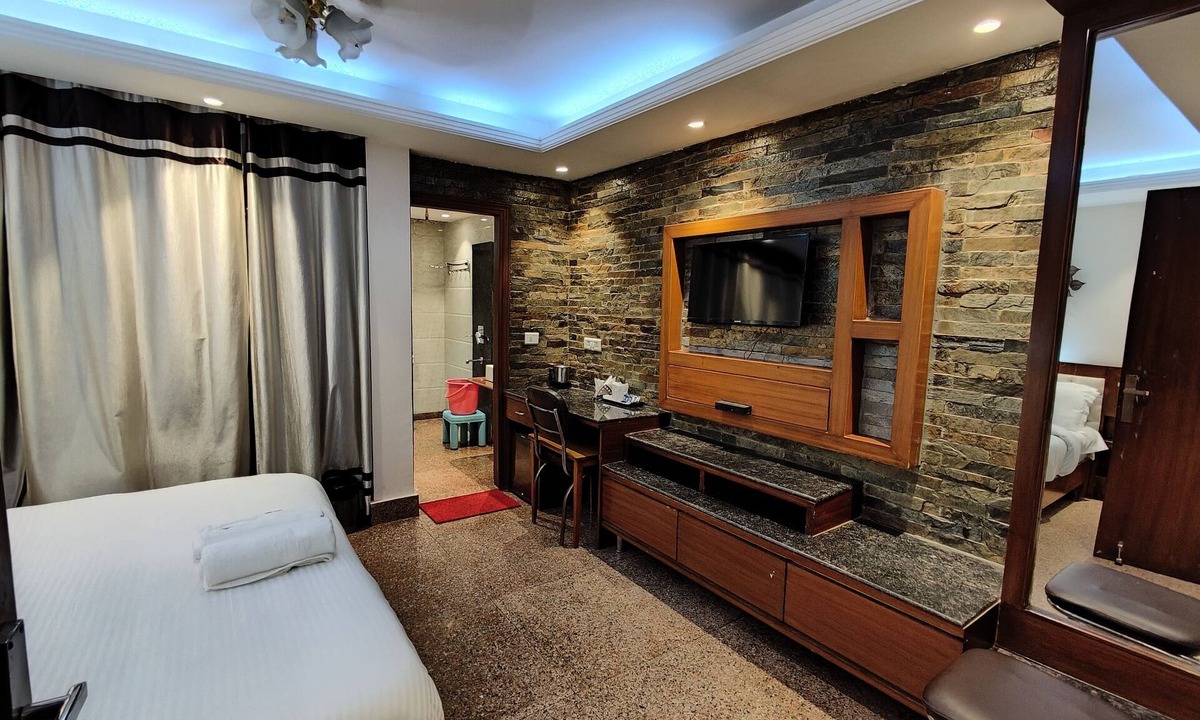 Sector 70 Hotel | Stay At 203