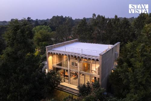 Hosur Villa | StayVista at Matchbox with Pet-Friendly, BBQ & Lawn