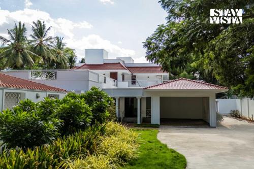 Tiruvannamalai Villa | StayVista at Villa Aruna with Board Games, AC