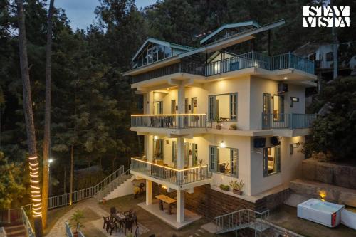 Dharampur Villa | StayVista's Pinecrest Manor - 4BHK Valley-View Villa with Jacuzzi