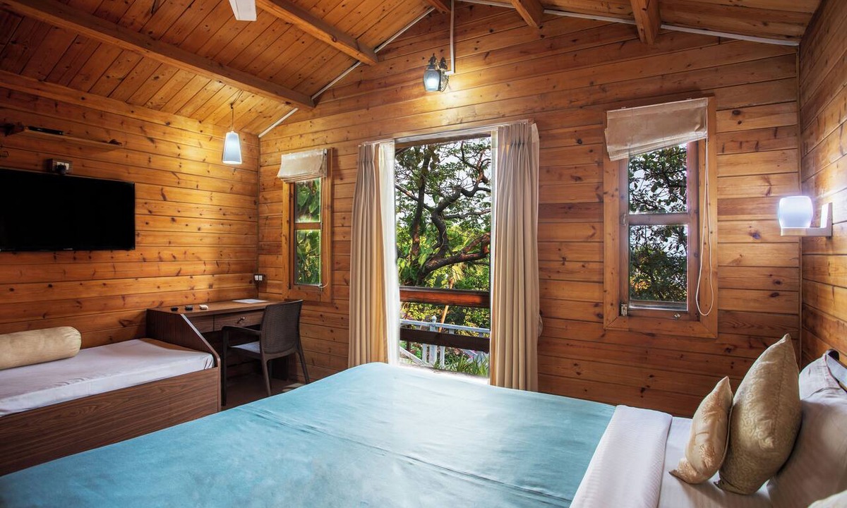 Bogmolo Hotel | Stone Water Eco Resort
