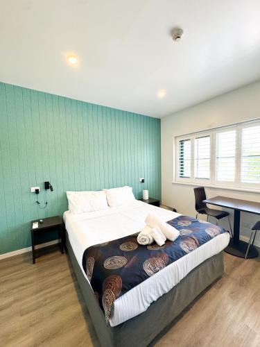 Adelaide Central Business District Apartment | Studio 427/247 gouger st ex hotel room in city