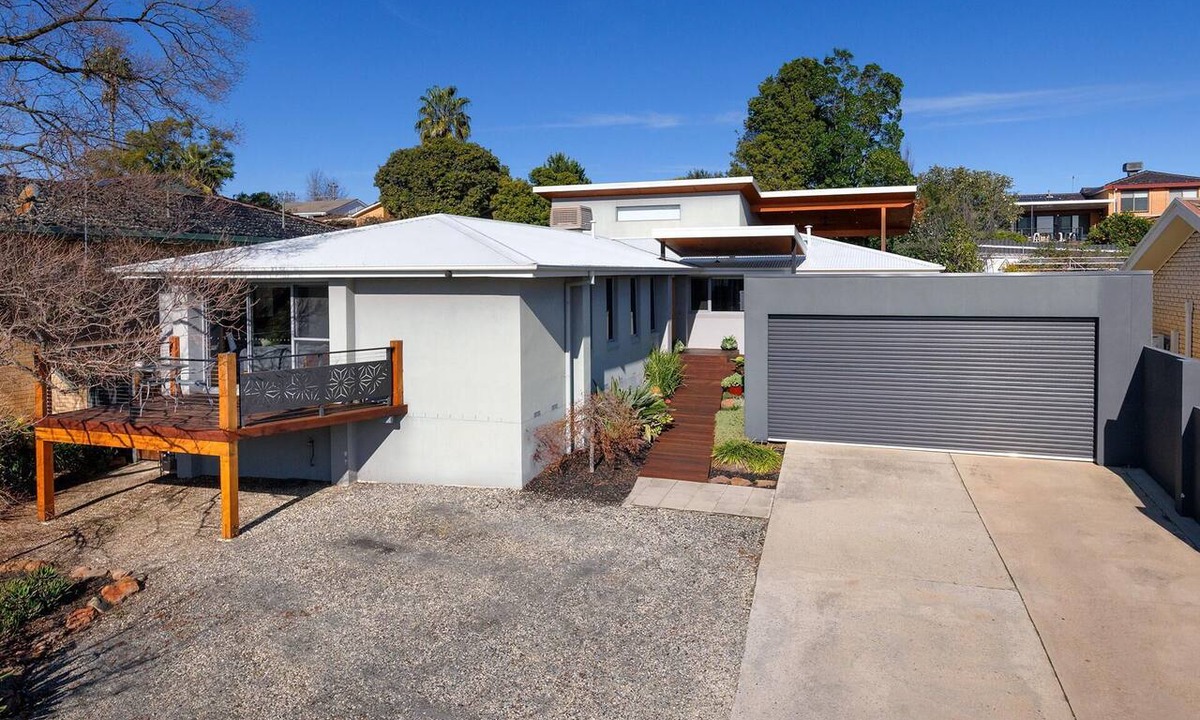 East Albury House | Stylish East Albury Retreat - Stylish four bedroom home in East Albury