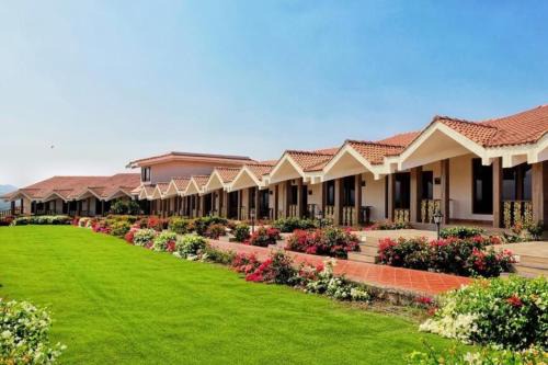 Sinnar Hotel | Summer Vines - Nashik
