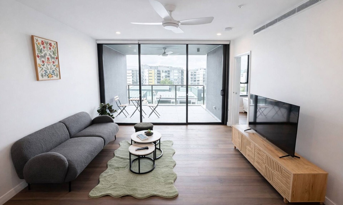 West End Apartment | Sunllit Bliss | 2BR Sunlit Stay w Balcony in West End with Carpark