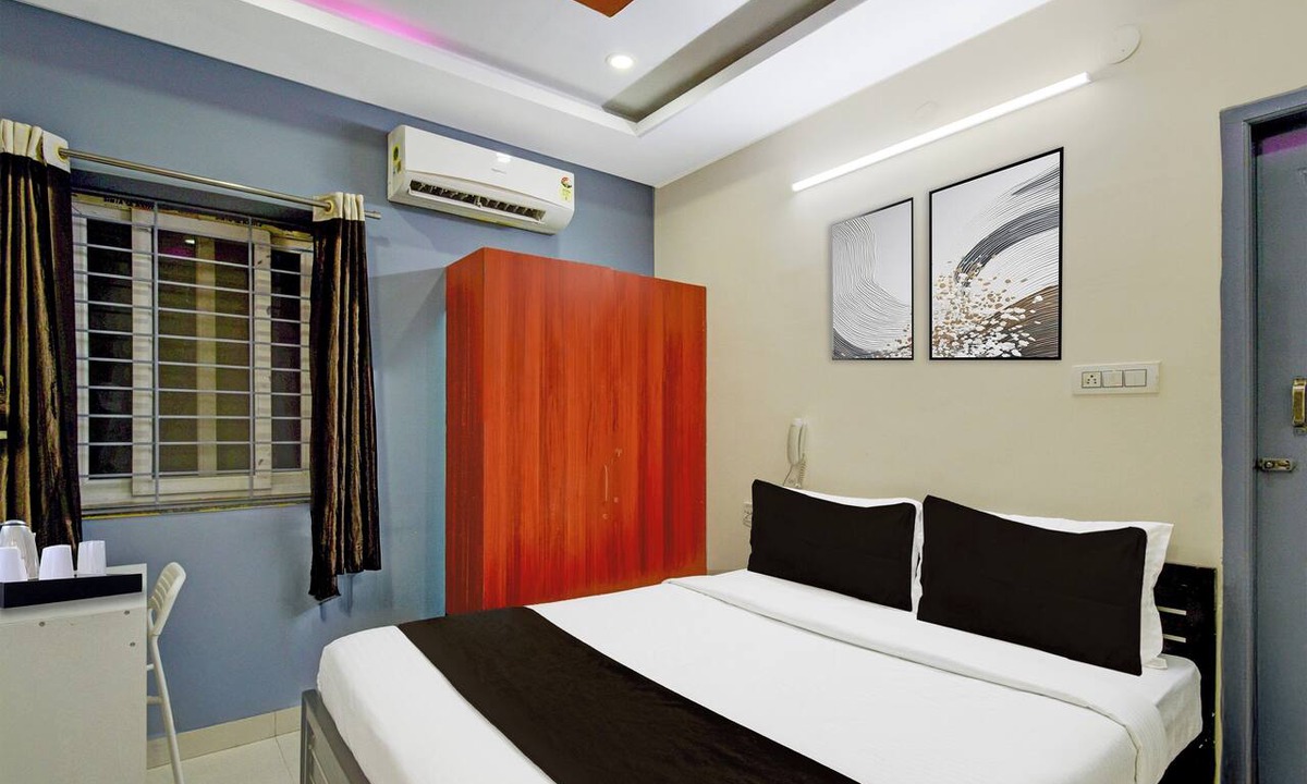 Manikonda Hotel | Super Collection O Khajaguda Hills