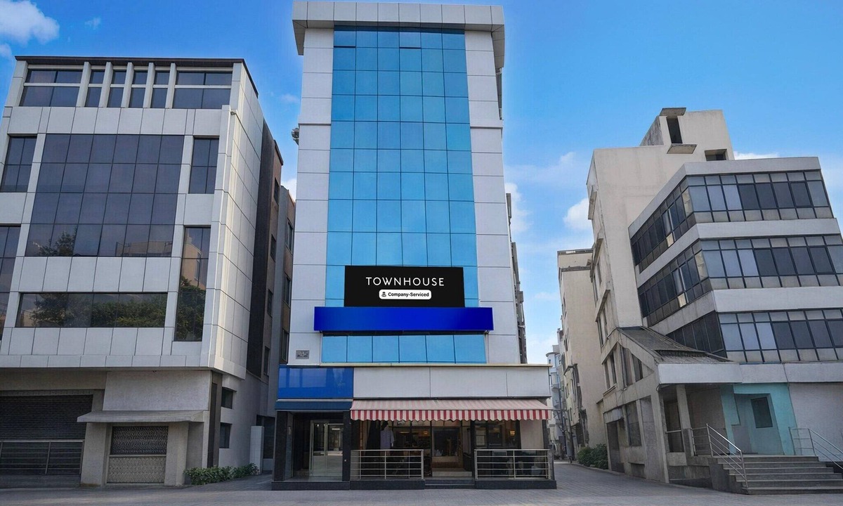 Bangalore City Center House | Super Townhouse Richmond MG Road Metro