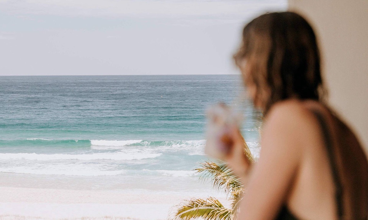 Palm Beach Apartment | Surfside Summary: A b