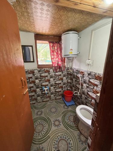 Gulmarg House | Tajamul Asad guest house and homestay