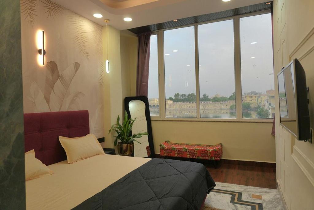 Pink City Apartment | Tal Vista - Lake View Retreat
