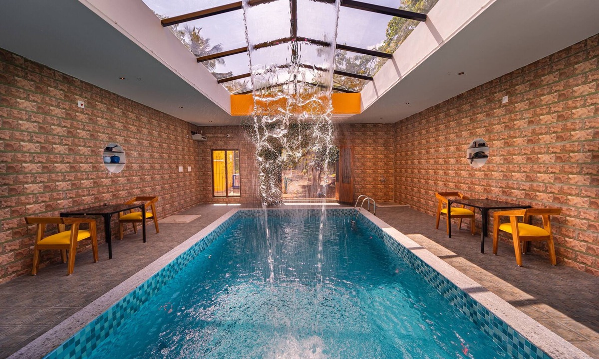 Ganapathichettikulam Villa | Teak Leaf Resort Swimming Pool Indoor Games Restaurant