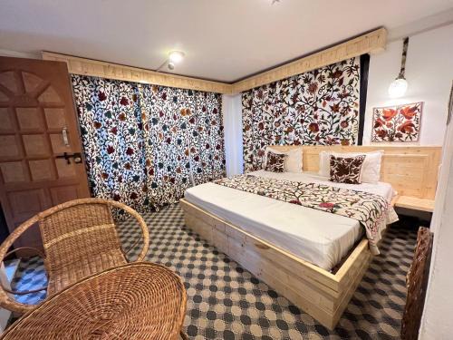 Laripora Hotel | The AISHANA PAHALGAM