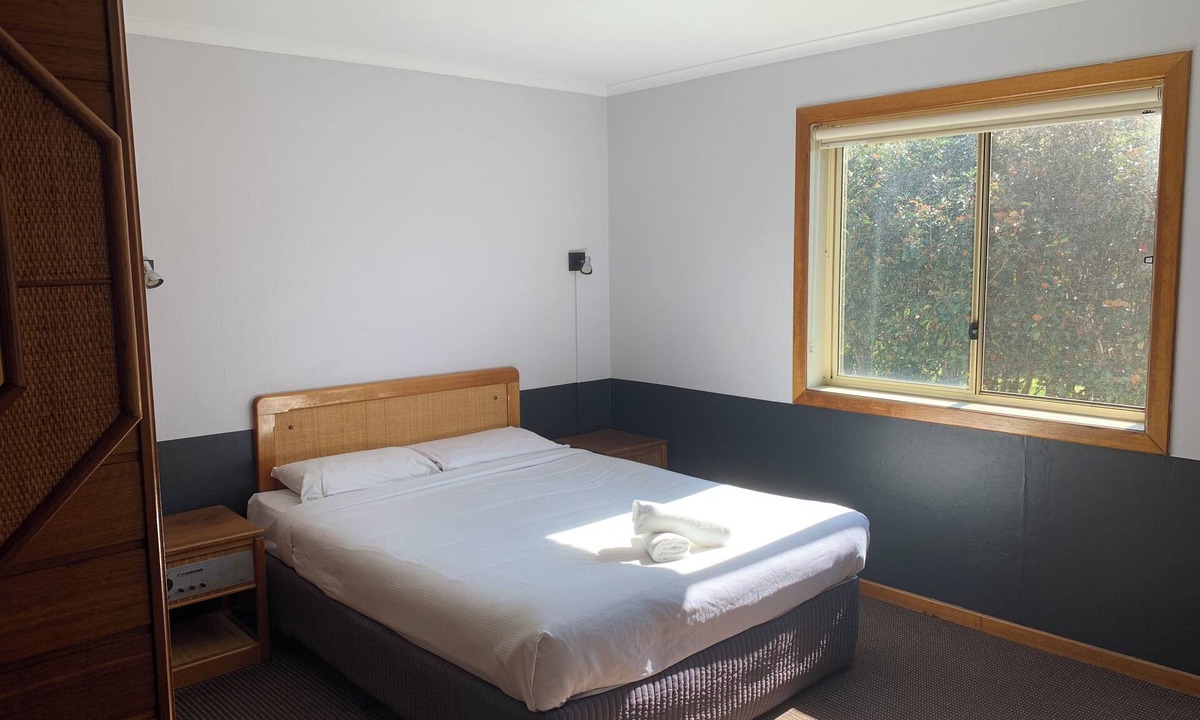 Wahroonga Hotel | The Ascot Motel