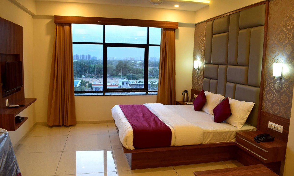 Ahmedabad Hotel | The Castle Crown - Hotel Royal Square, Ahmedabad