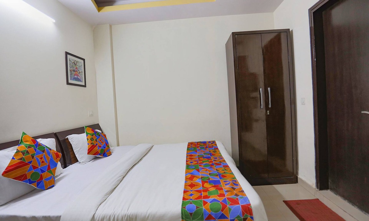 Okhla Hotel | THE EDEN Near Apollo Hospital