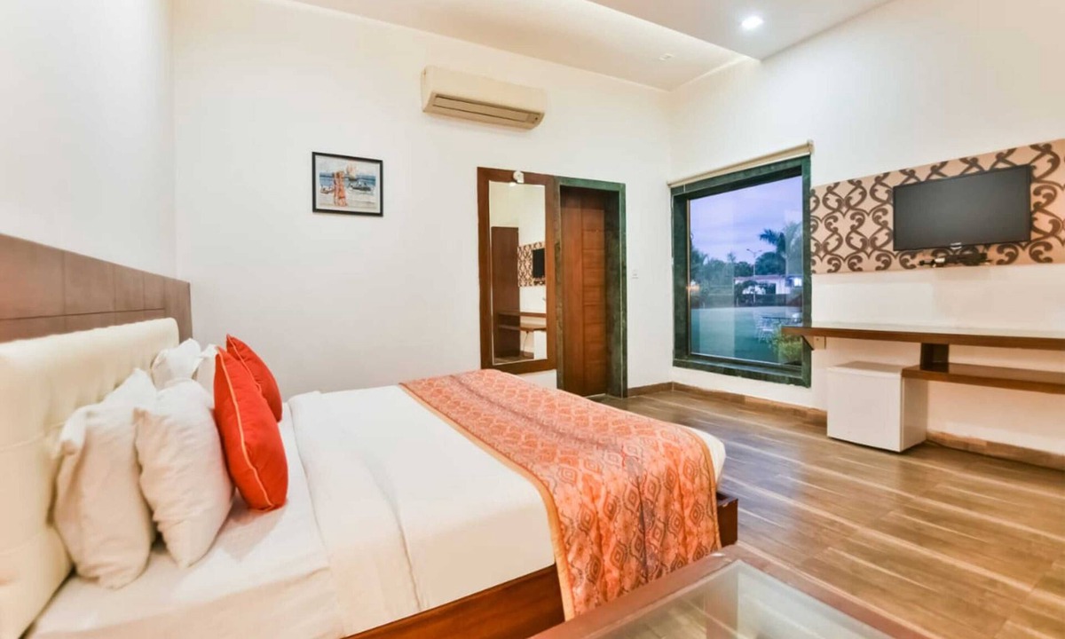 Chittorgarh Hotel | The Elegance Resort