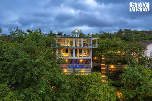 Anjaneri Villa | The Glasscape by StayVista - 2BHK Pet-Friendly Villa with Private Pool