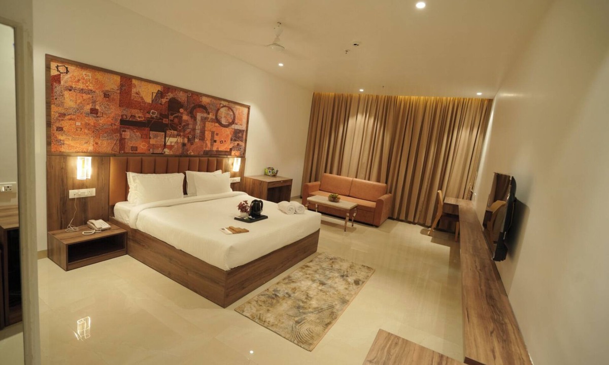 Chandrapur Hotel | The Grand Icon