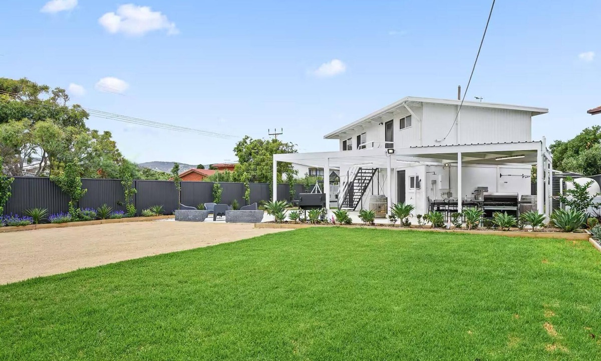 Silver Sands House | The HardyOne ~ Aldinga Beach - Stunning Abode in Serene Silver Sands