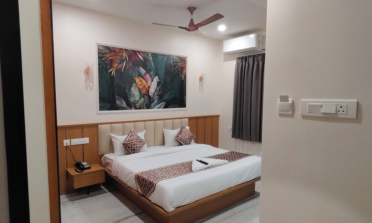 Madhapur Hotel | The Itihas Business Hotel