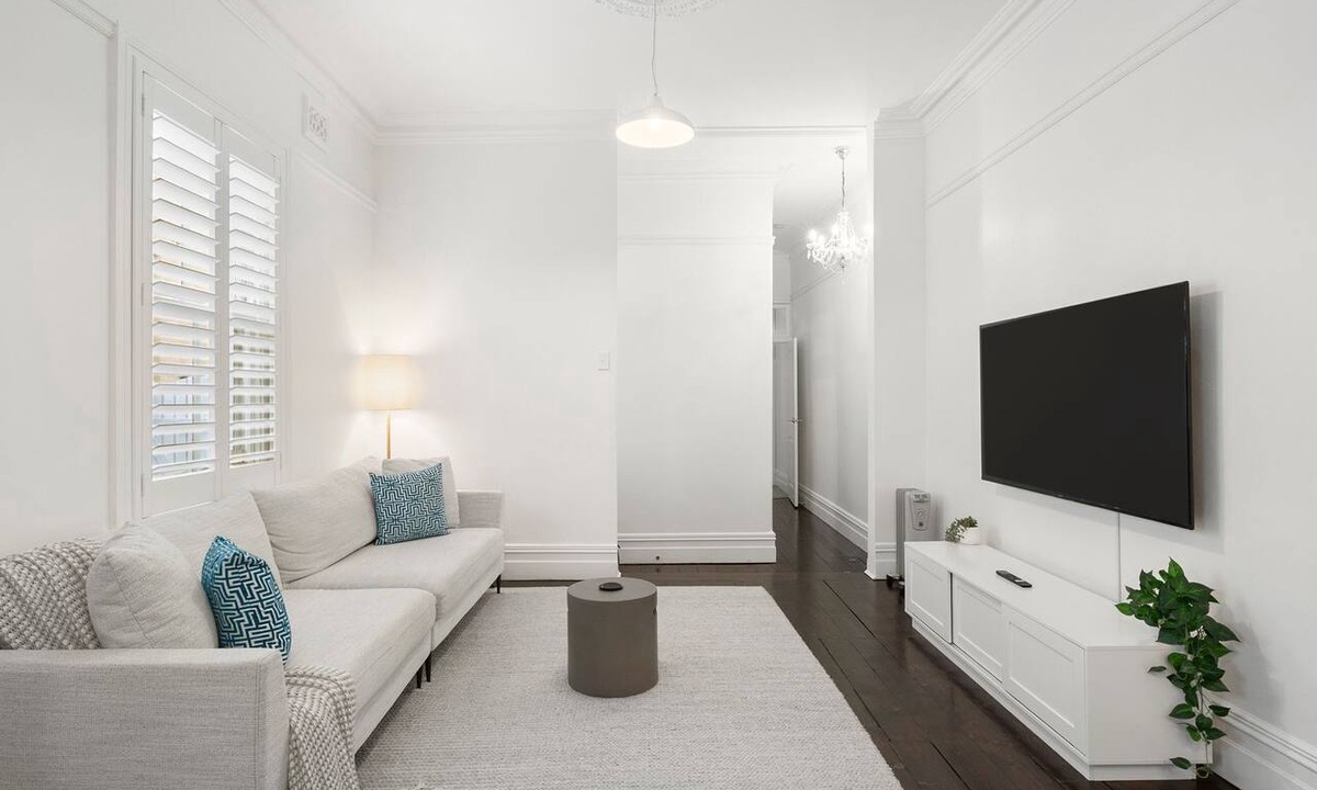 Leichhardt House | The Leichhardt Hideaway on Francis St