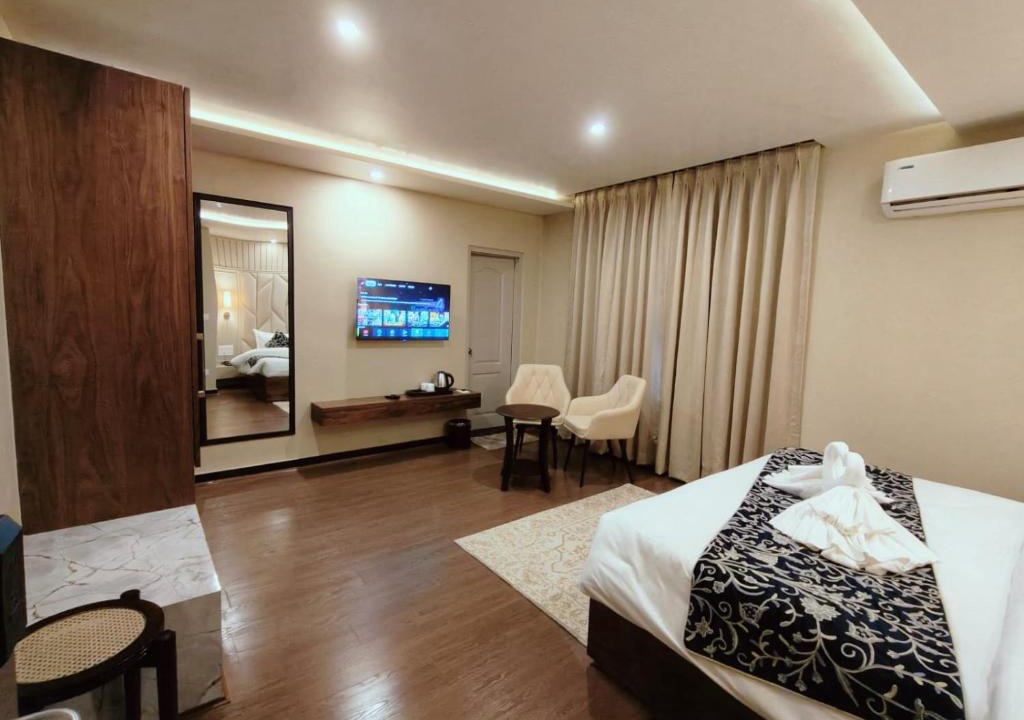 Rajbagh Hotel | The Leon