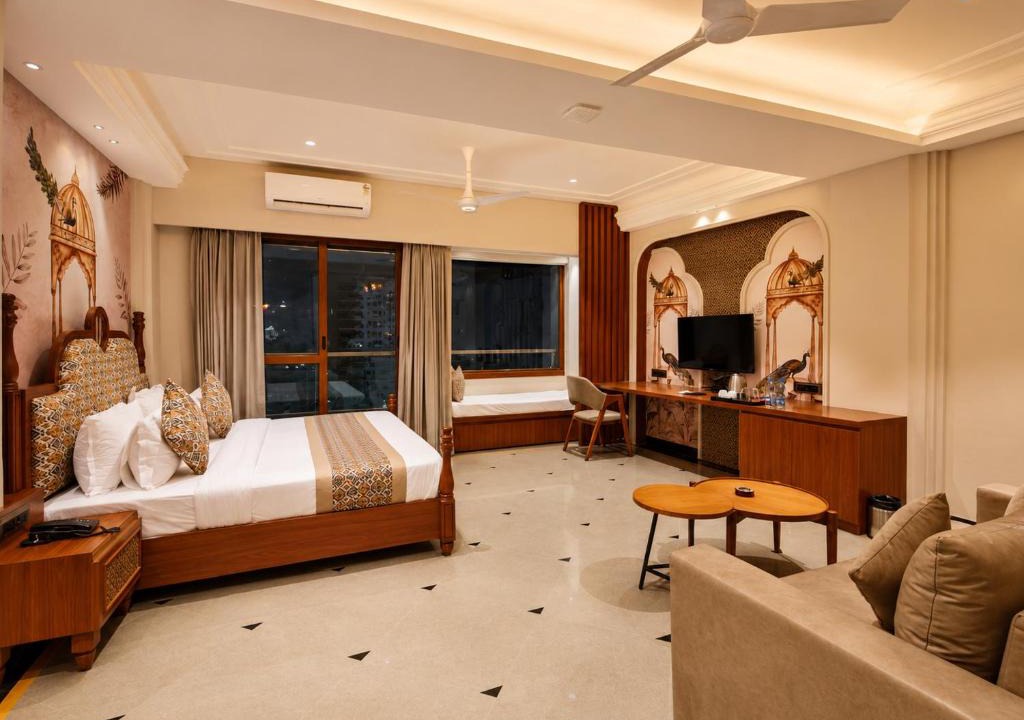 Lake Swaroop Sagar Hotel | The Luxury Tiger at Lake Pichola