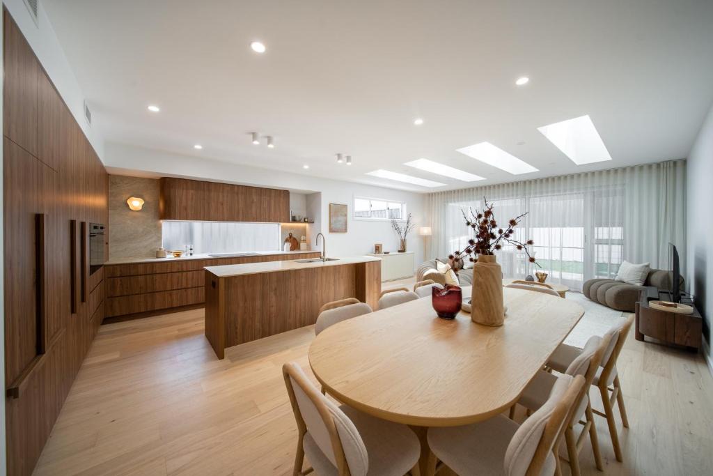 Merewether House | The Morgan 5min from Merewether Beach