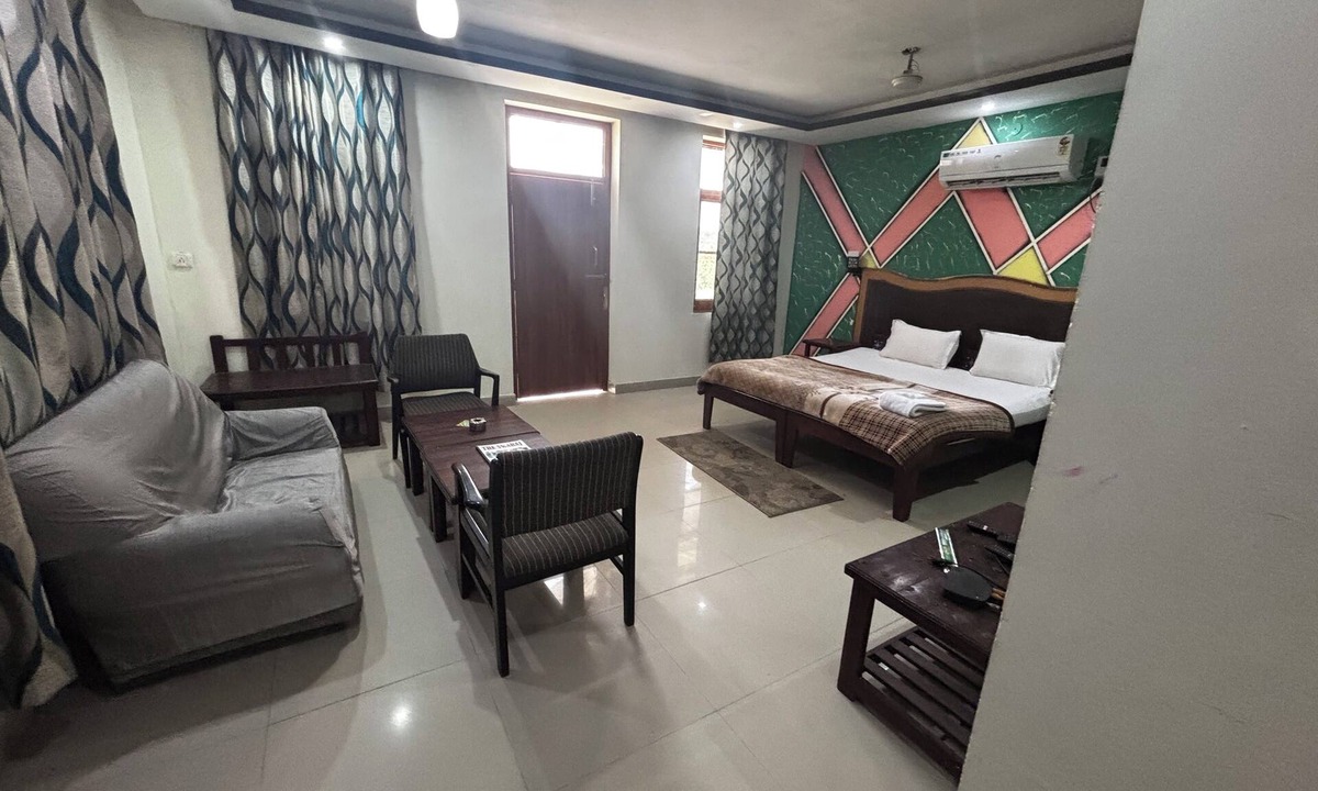 Bharatpur Hotel | The New Swaraj Resort